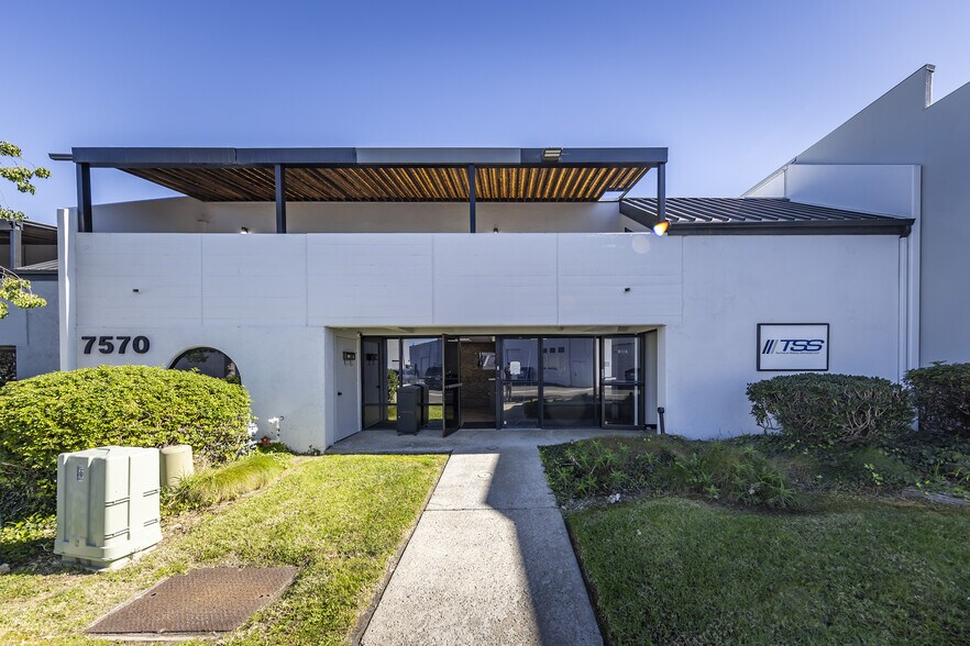7570 Trade St, San Diego, CA à vendre - Photo du bâtiment - Image 2 de 8
