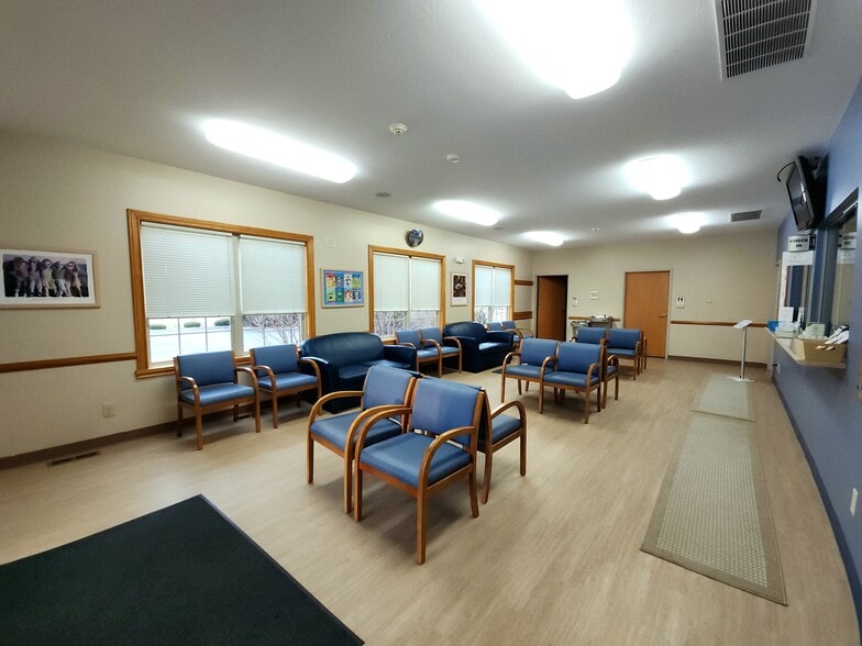 7376 Business Center Dr, Avon, IN à vendre - Photo du bâtiment - Image 2 de 62