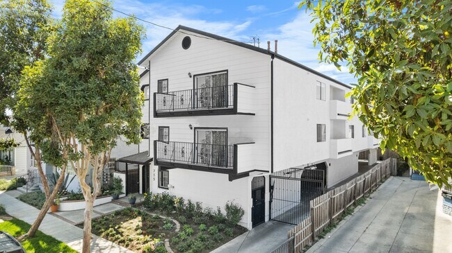 More details for 755 Gaviota Ave, Long Beach, CA - Multifamily for Sale