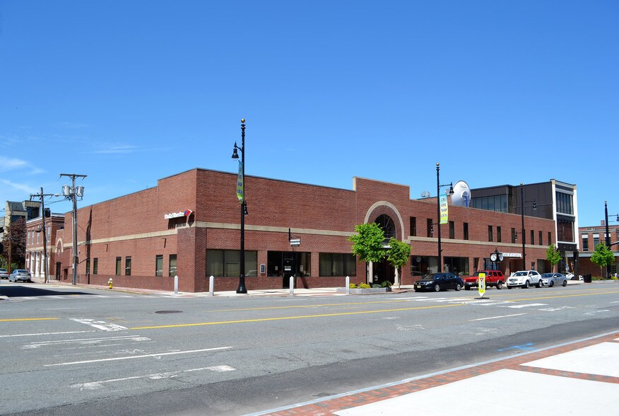 143-157 Main St, Nashua, NH à louer - Photo du bâtiment - Image 3 de 3