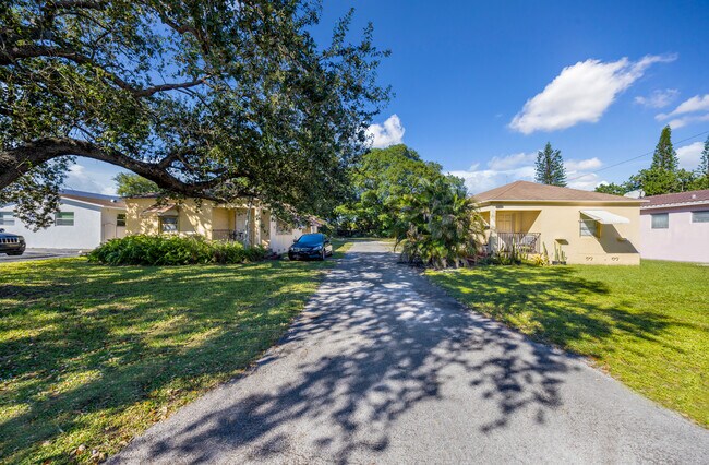 More details for 2459 Pierce St, Hollywood, FL - Multifamily for Sale