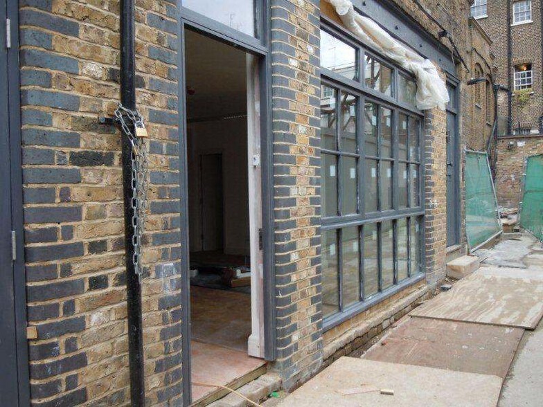 Smiths Ct, Londres à louer - Photo du bâtiment - Image 2 de 7