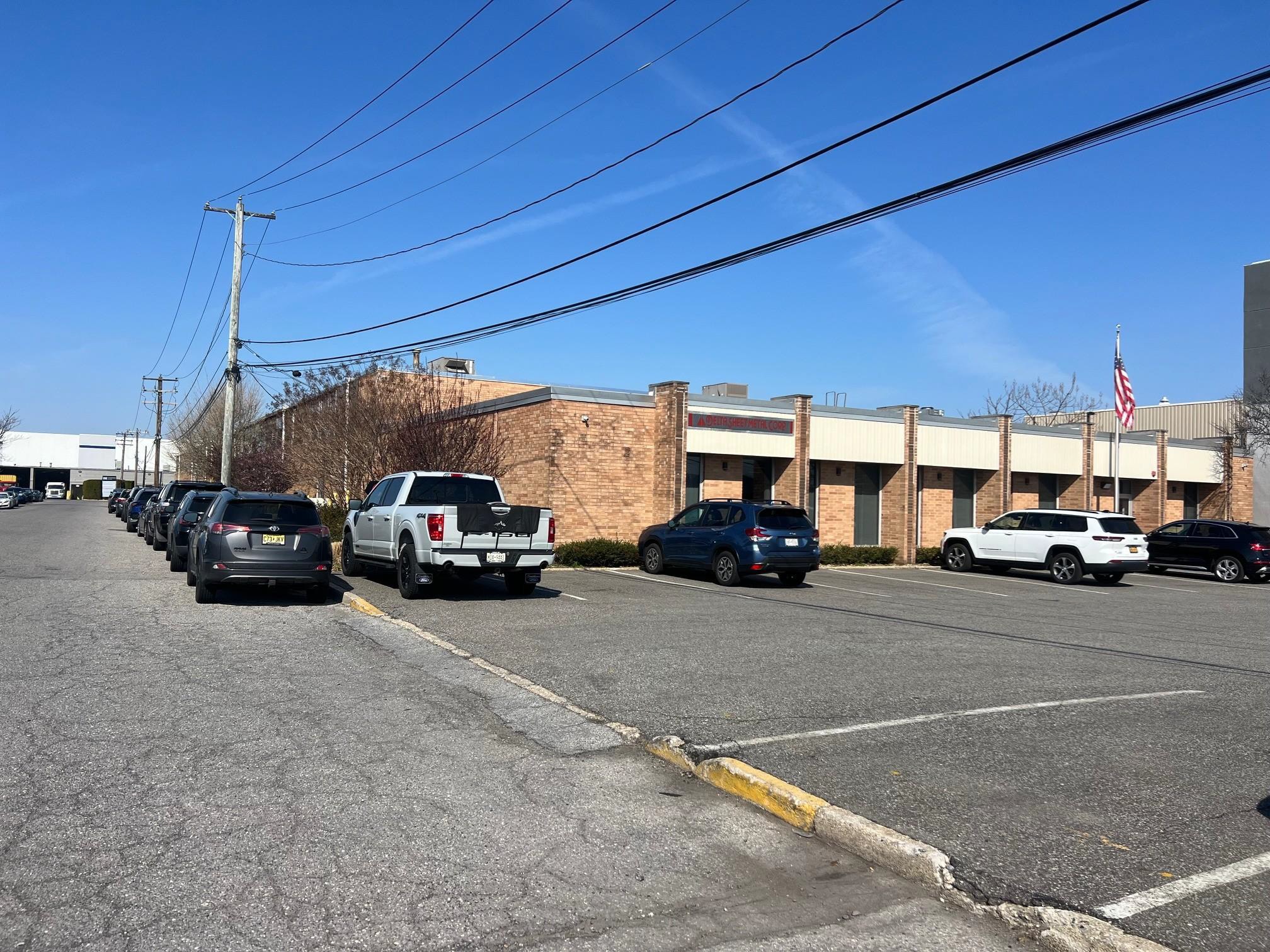 940 Oyster Bay rd, Bethpage, NY for lease Primary Photo- Image 1 of 2
