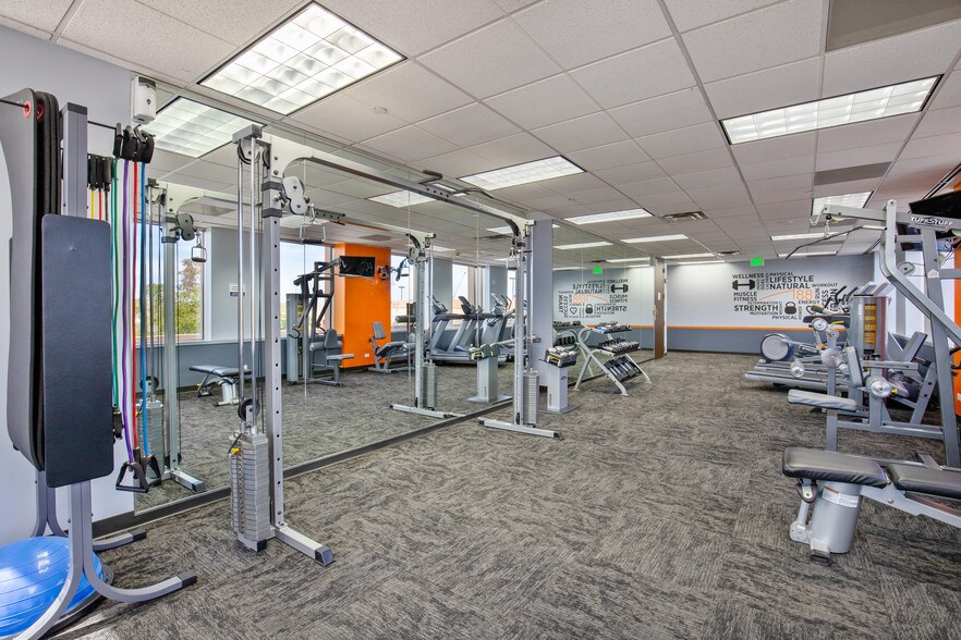 188 Inverness Dr W, Englewood, CO à louer - Photo intérieure - Image 2 de 9