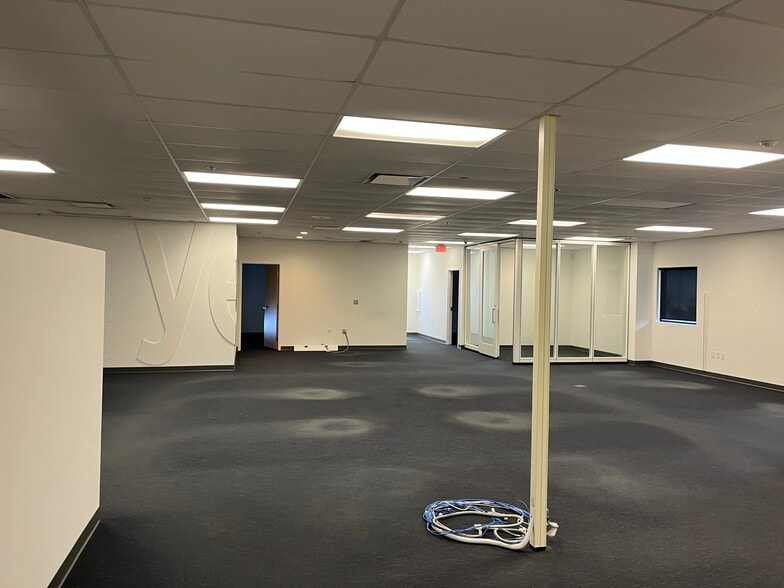 310 N Yearling Rd, Columbus, OH à louer - Photo intérieure - Image 3 de 16