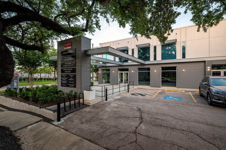 1500 McGowen St, Houston, TX à louer - Photo du bâtiment - Image 2 de 29