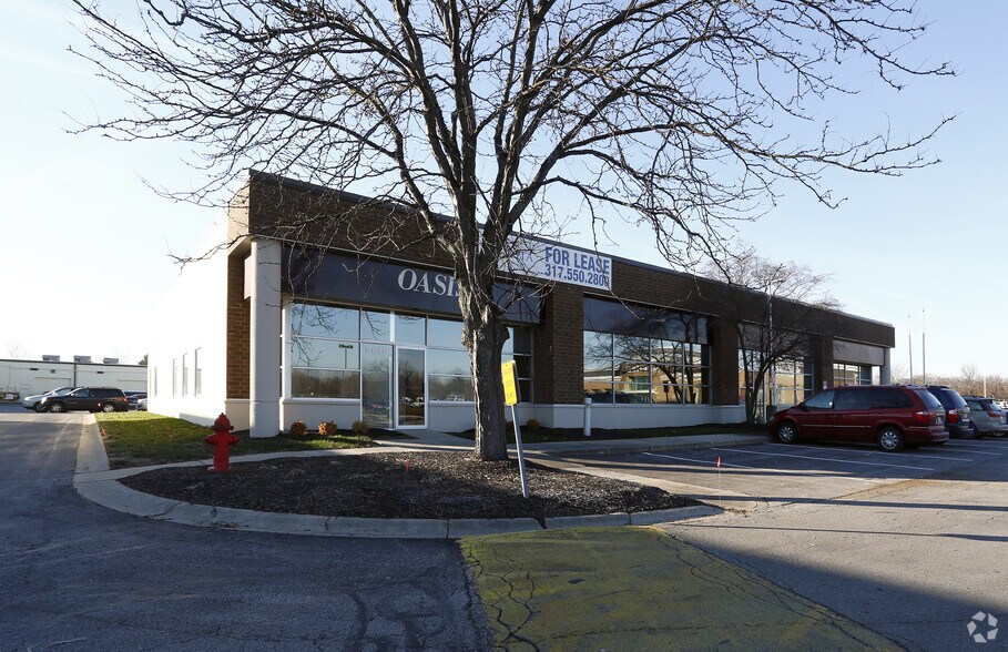 6620 Parkdale Pl, Indianapolis, IN à louer - Photo du bâtiment - Image 3 de 6
