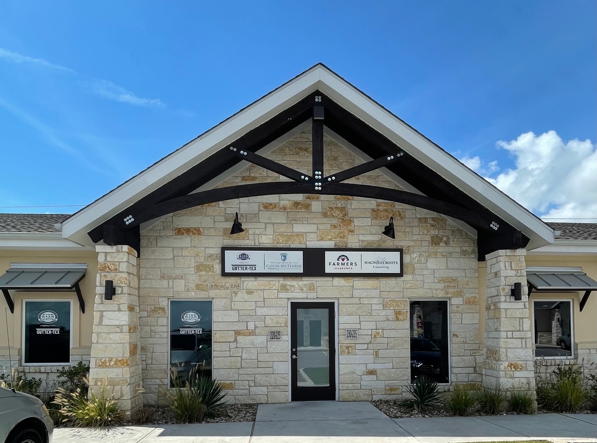 115 Kohlers Crossing, Kyle, TX for lease Interior Photo- Image 1 of 8