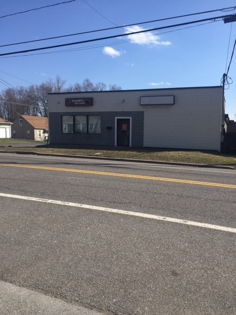 308 E Molloy Rd, Syracuse, NY à louer Photo principale- Image 1 de 2