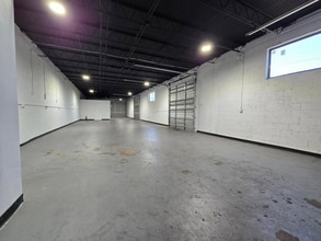 4019 NE 6th Ave, Oakland Park, FL for lease Interior Photo- Image 1 of 5