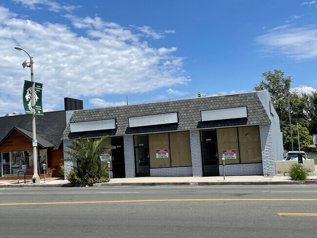 Plus de détails pour 19445-19449 Ventura Blvd, Tarzana, CA - Commerce de détail à louer