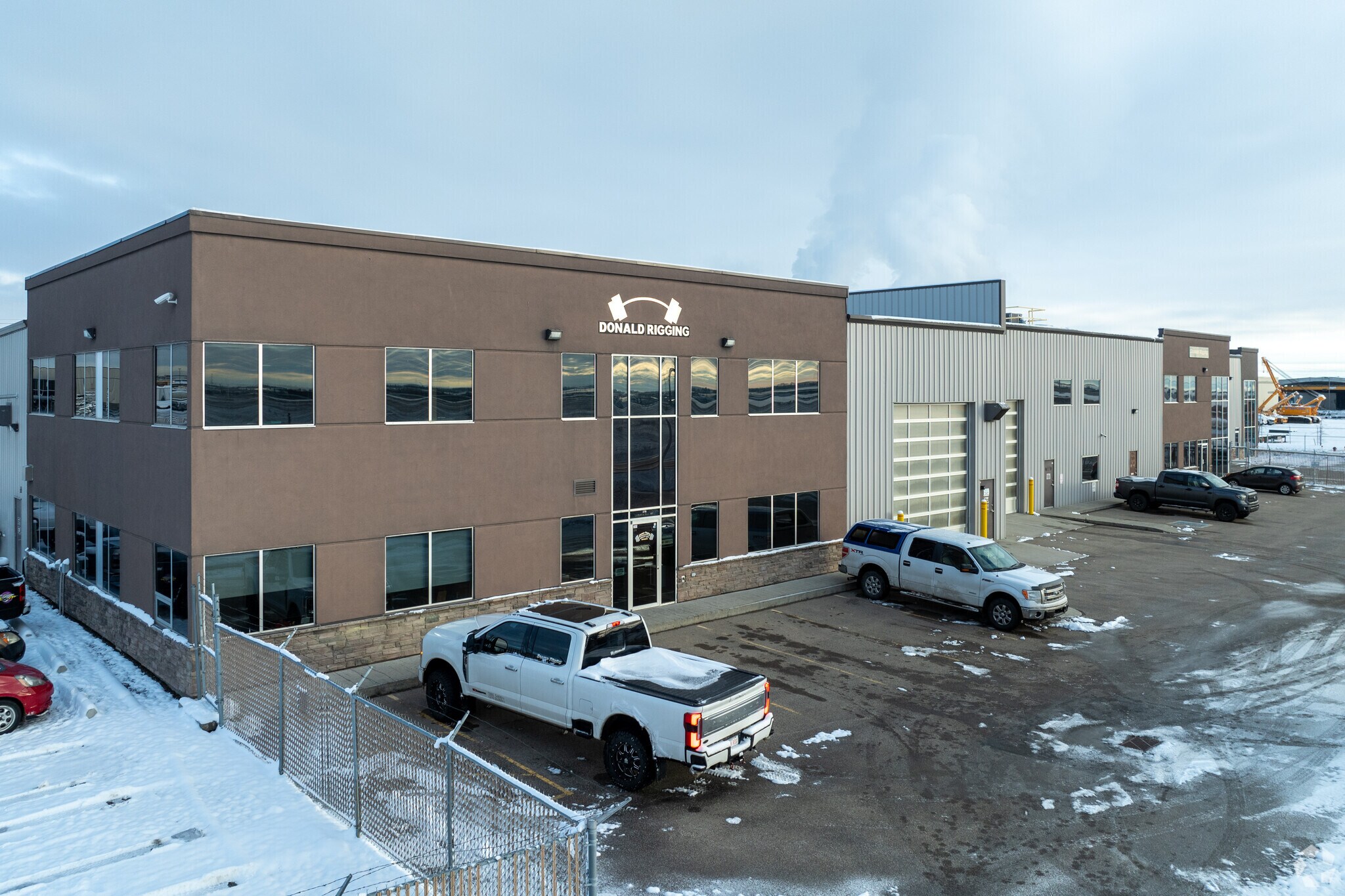 278-298 Initiative Ave SE, Calgary, AB à vendre Photo principale- Image 1 de 1