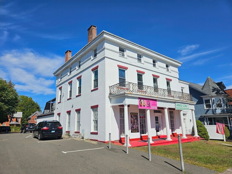 138-140 Washington St, Middletown, CT for sale - Building Photo - Image 2 of 12