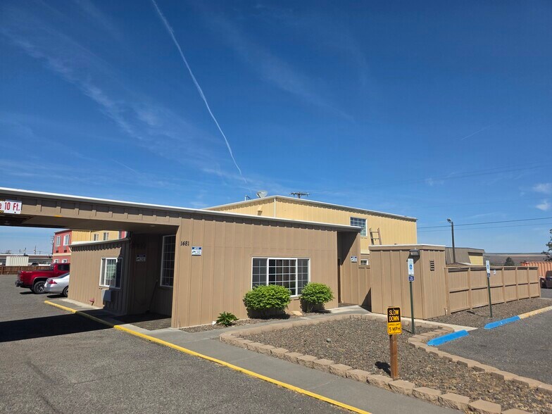 1481 6th St, Umatilla, OR à vendre - Hall d’entrée - Image 2 de 16