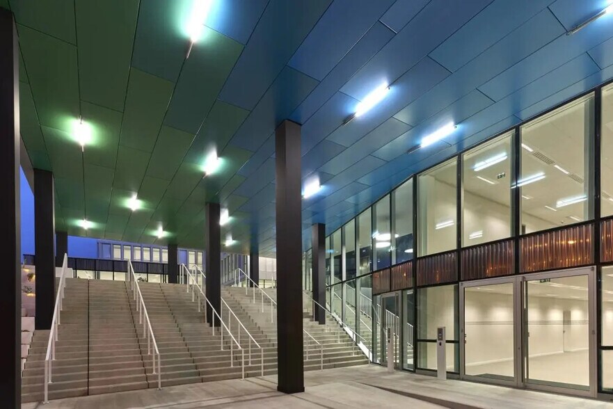 Bureau dans Toulouse à louer - Hall d’entrée - Image 3 de 9