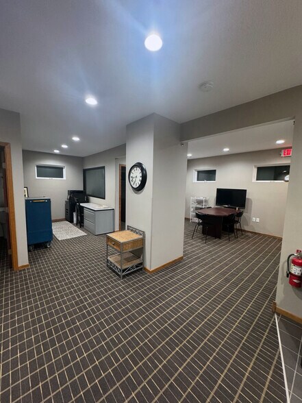 444 N 12th Ave N, South Saint Paul, MN à louer - Photo intérieure - Image 3 de 9