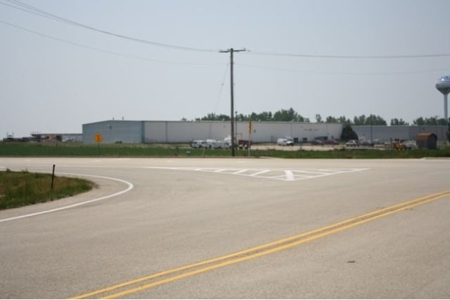 827 W Progress Dr, Dixon, IL for sale - Building Photo - Image 3 of 10