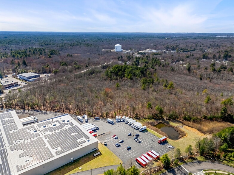 55 Eastman St, Easton, MA à vendre - Photo du bâtiment - Image 2 de 11