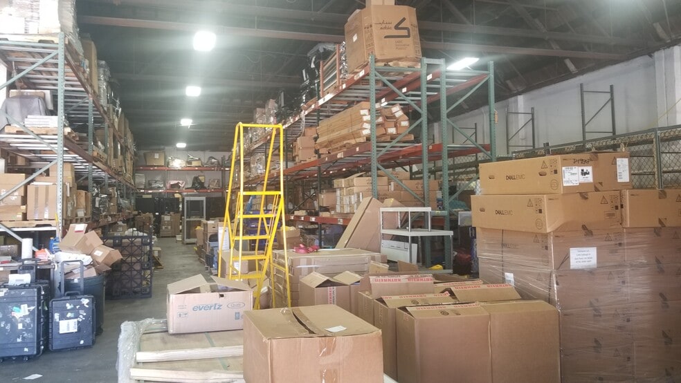 1240 Oakleigh Dr, East Point, GA for sale - Building Photo - Image 3 of 6