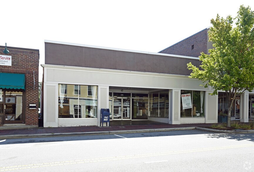 108 N Main St, Mount Holly, NC for sale - Building Photo - Image 3 of 32