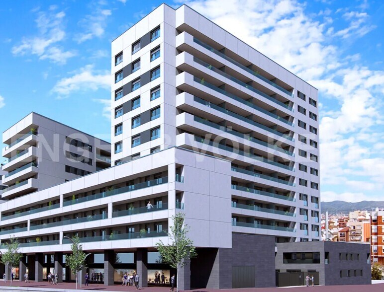Immeuble residentiel dans Badalona, Barcelona à vendre - Photo du bâtiment - Image 1 de 2
