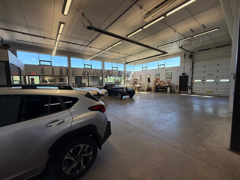 19235 84th St, Bristol, WI à vendre - Photo du bâtiment - Image 3 de 6