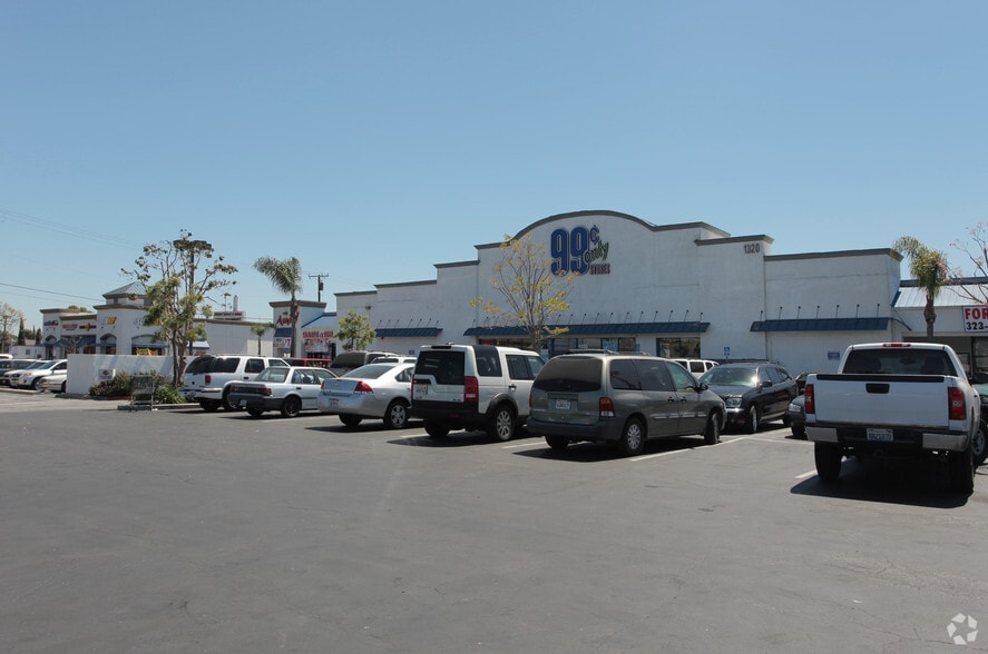 1308-1322 S Alondra Blvd, Compton, CA for lease - Primary Photo - Image 2 of 9