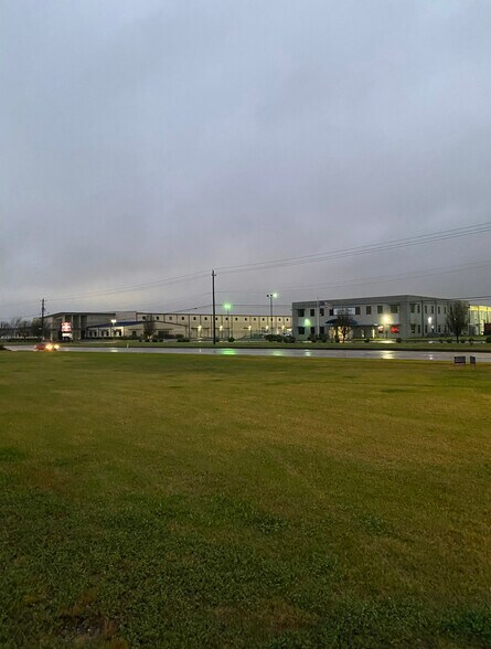 2219 Underwood Rd, Deer Park, TX for sale - Building Photo - Image 2 of 5