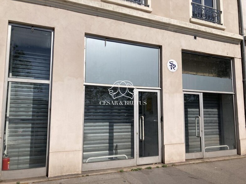 35 Quai Docteur Gailleton, Lyon for lease - Building Photo - Image 1 of 5