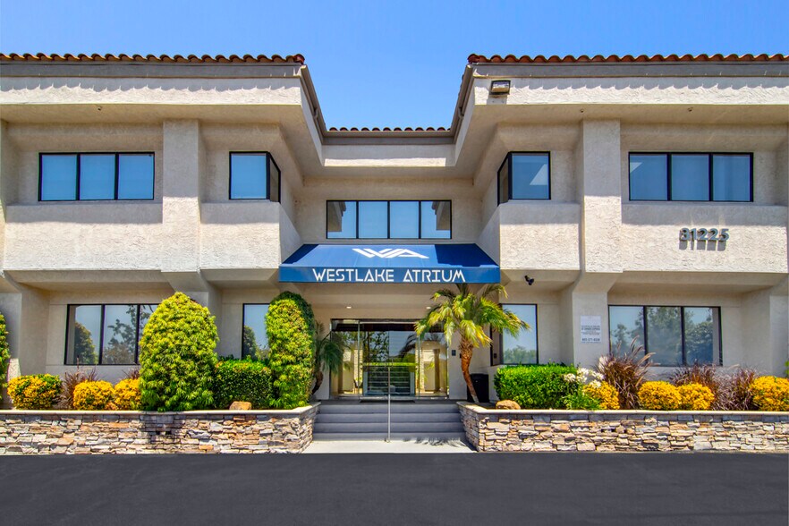 31225 La Baya Dr, Westlake Village, CA à louer - Photo du bâtiment - Image 1 de 4