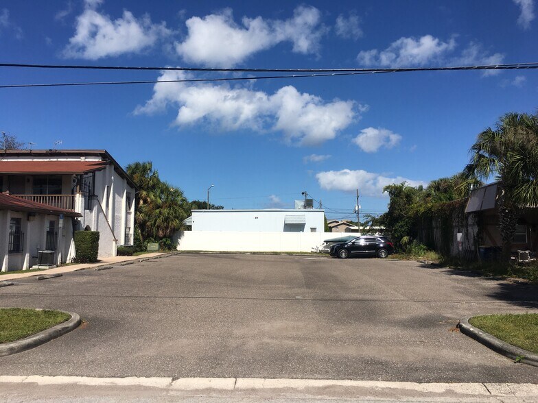 1250 Rogers St, Clearwater, FL à louer - Photo du bâtiment - Image 3 de 6