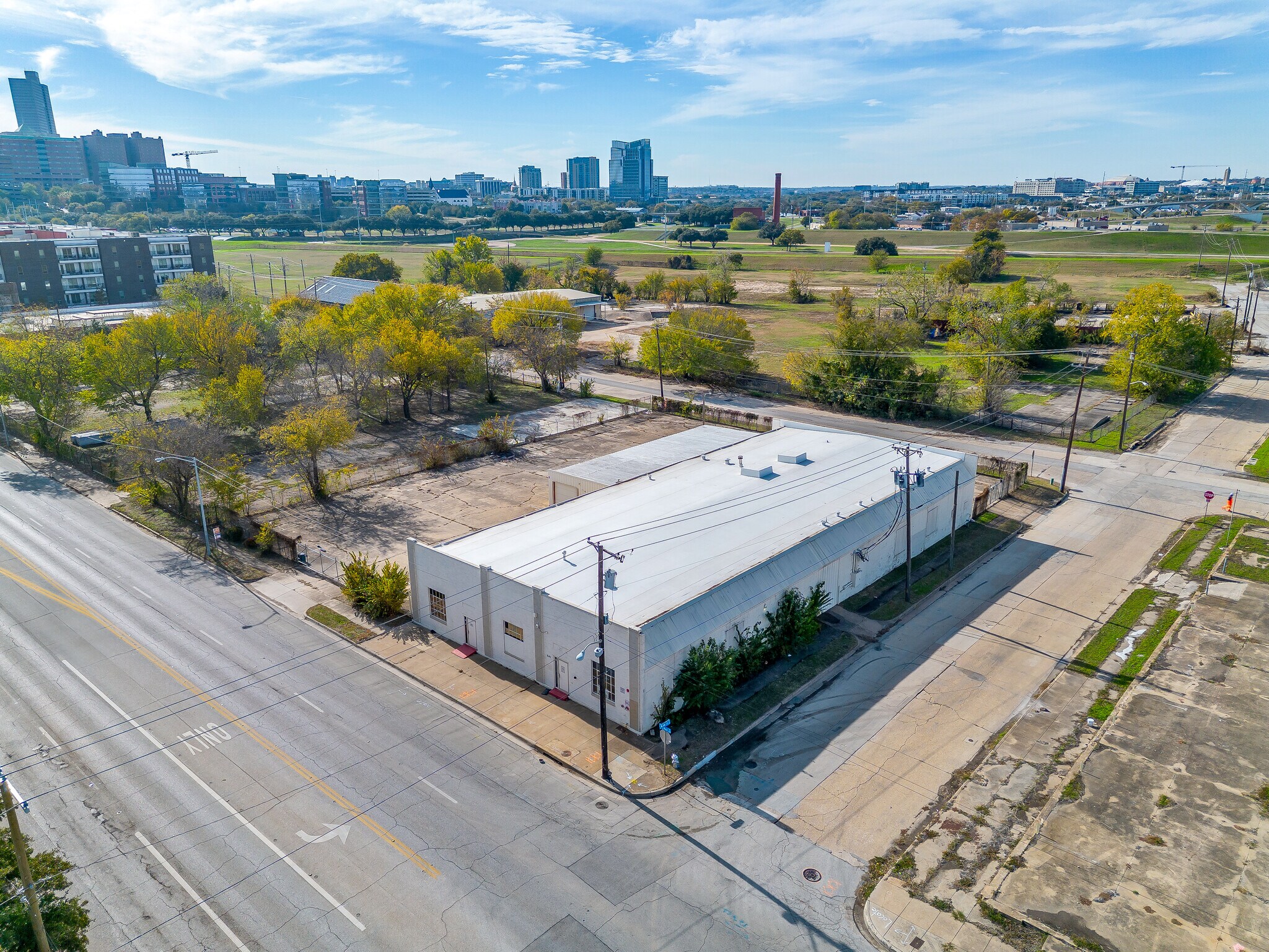 541 N Main St, Fort Worth, TX for lease Primary Photo- Image 1 of 26