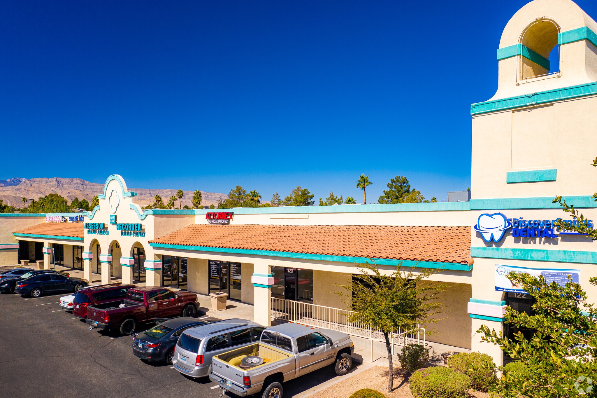 3205-3211 N Tenaya Way, Las Vegas, NV for lease Primary Photo- Image 1 of 4