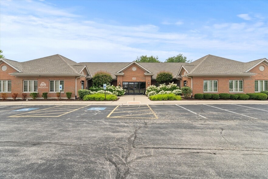 3925 75th St, Aurora, IL for lease - Building Photo - Image 2 of 3