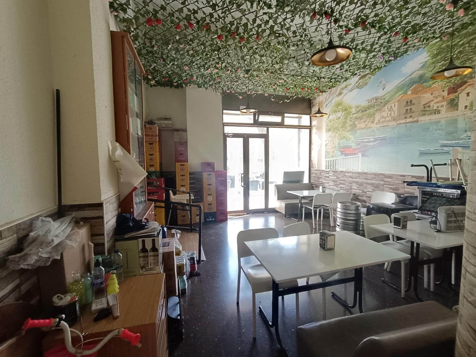 Retail in Barcelona, Barcelona for lease Primary Photo- Image 1 of 3