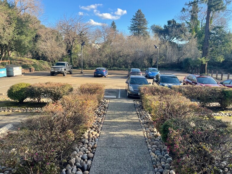 850 2nd St, Santa Rosa, CA for lease - Building Photo - Image 3 of 8