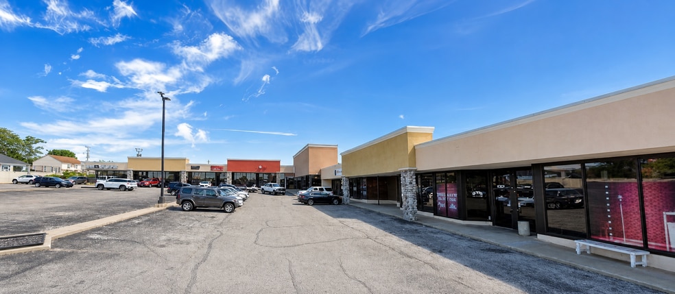 6121-6247 Blue Ridge Blvd, Raytown, MO for lease - Building Photo - Image 2 of 5
