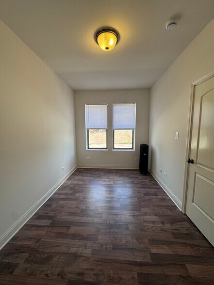 8000 S Ashland Ave, Chicago, IL à vendre - Photo du bâtiment - Image 3 de 5