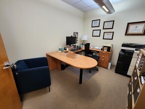 1880 W Oak Pky, Marietta, GA for lease Interior Photo- Image 2 of 13