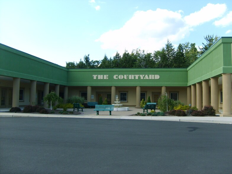 300 Community Dr, Tobyhanna, PA à vendre - Photo du bâtiment - Image 3 de 20