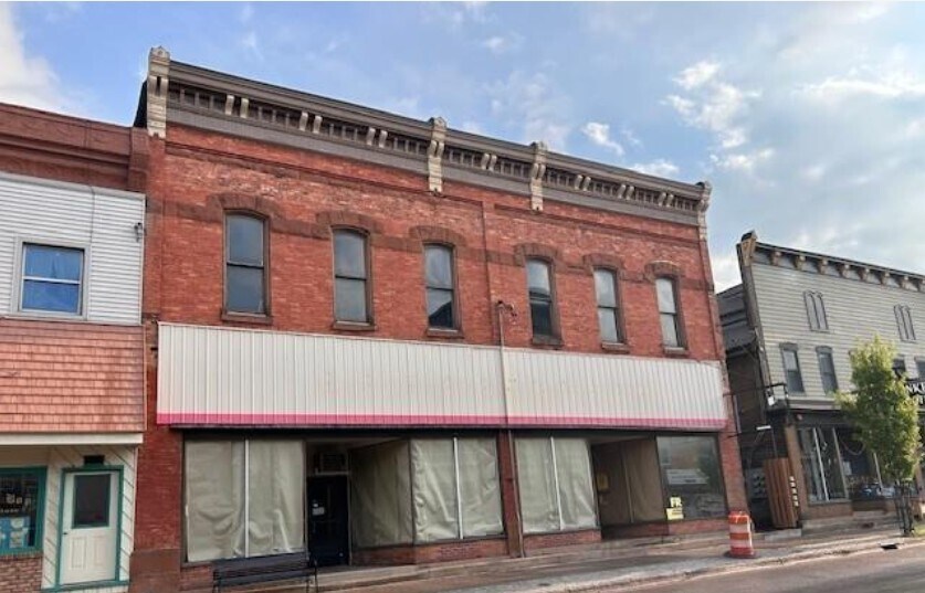 121 Quincy St, Hancock, MI à vendre - Photo du bâtiment - Image 2 de 14