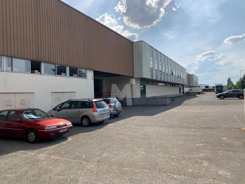 Flex in Morangis for lease - Building Photo - Image 3 of 3