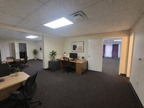 1412 N Broadway, Lexington, KY for lease Interior Photo- Image 2 of 4