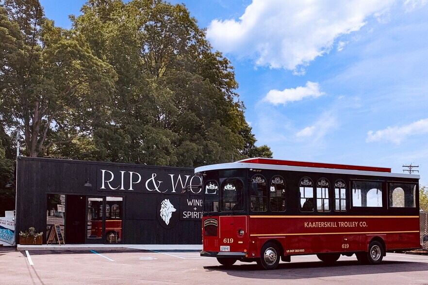 734 NY-32A, Catskill, NY à vendre - Photo du bâtiment - Image 3 de 24