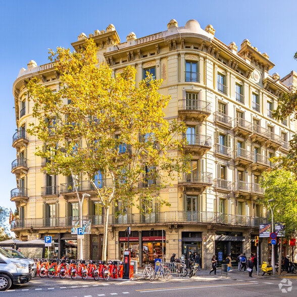 Carrer de Pau Claris, 108, Barcelone, Barcelona à louer - Photo du bâtiment - Image 2 de 5