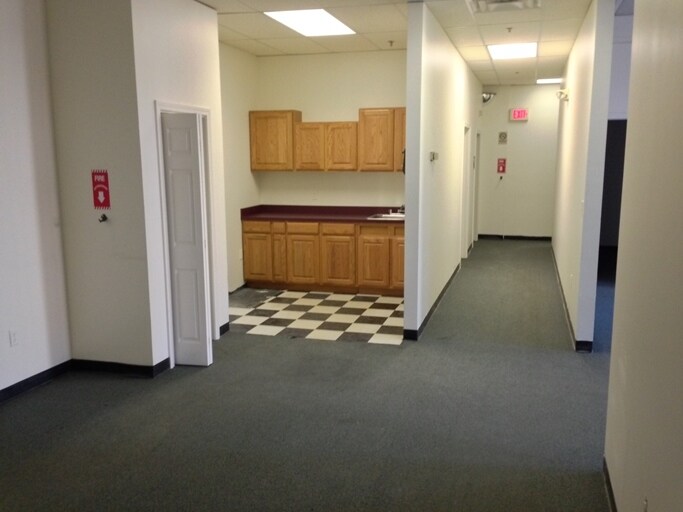 1990-2002 Commerce Dr, Bridgeport, CT à louer - Autre - Image 3 de 9