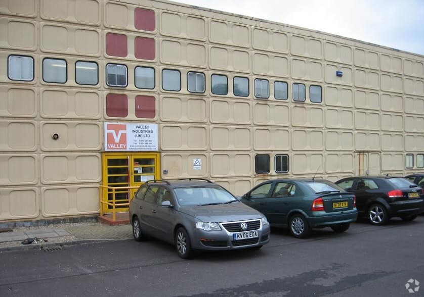 17-31 Burners Ln, Milton Keynes for lease - Building Photo - Image 3 of 23