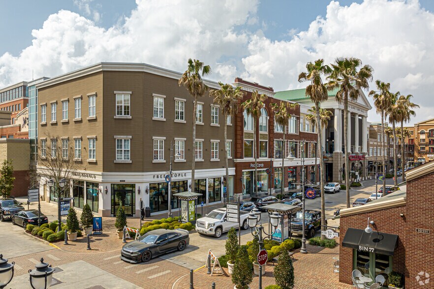 10156 Perkins Rowe, Baton Rouge, LA à louer - Photo du bâtiment - Image 2 de 13