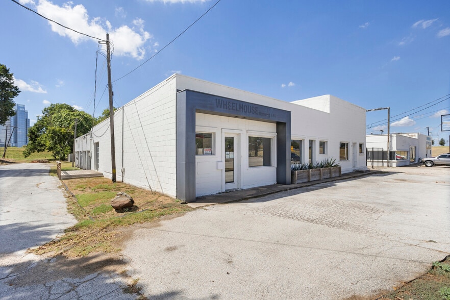 1717 White Settlement Rd, Fort Worth, TX for lease - Building Photo - Image 3 of 34