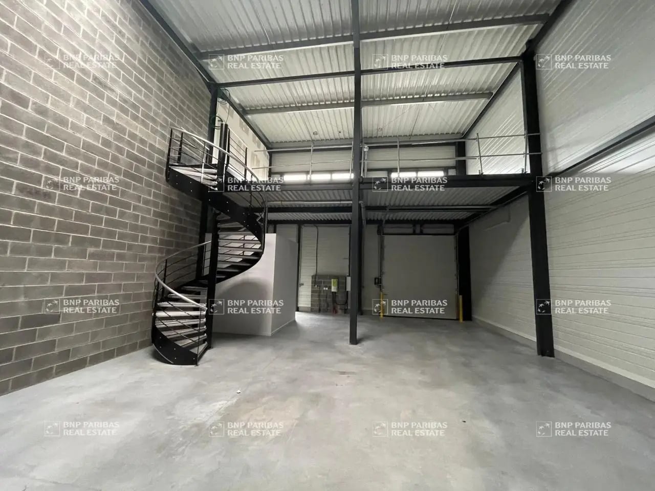 Flex in Sainghin-en-Mélantois for lease Interior Photo- Image 1 of 26